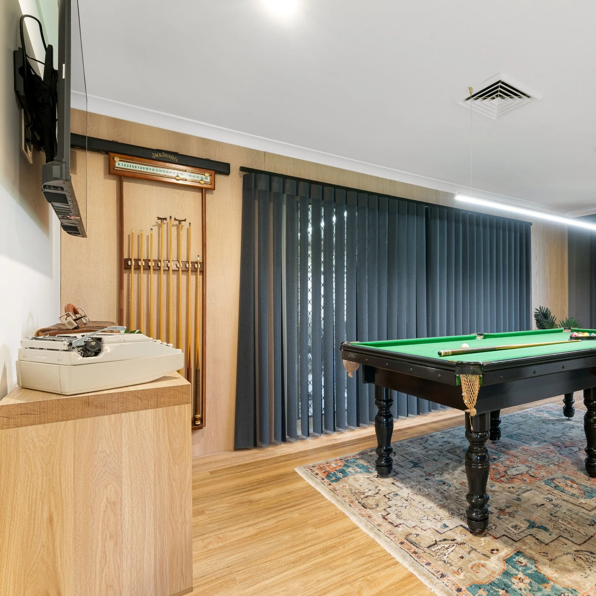 American Oak Veneer | 17mm x 2400x1200mm MR MDF - Image 4