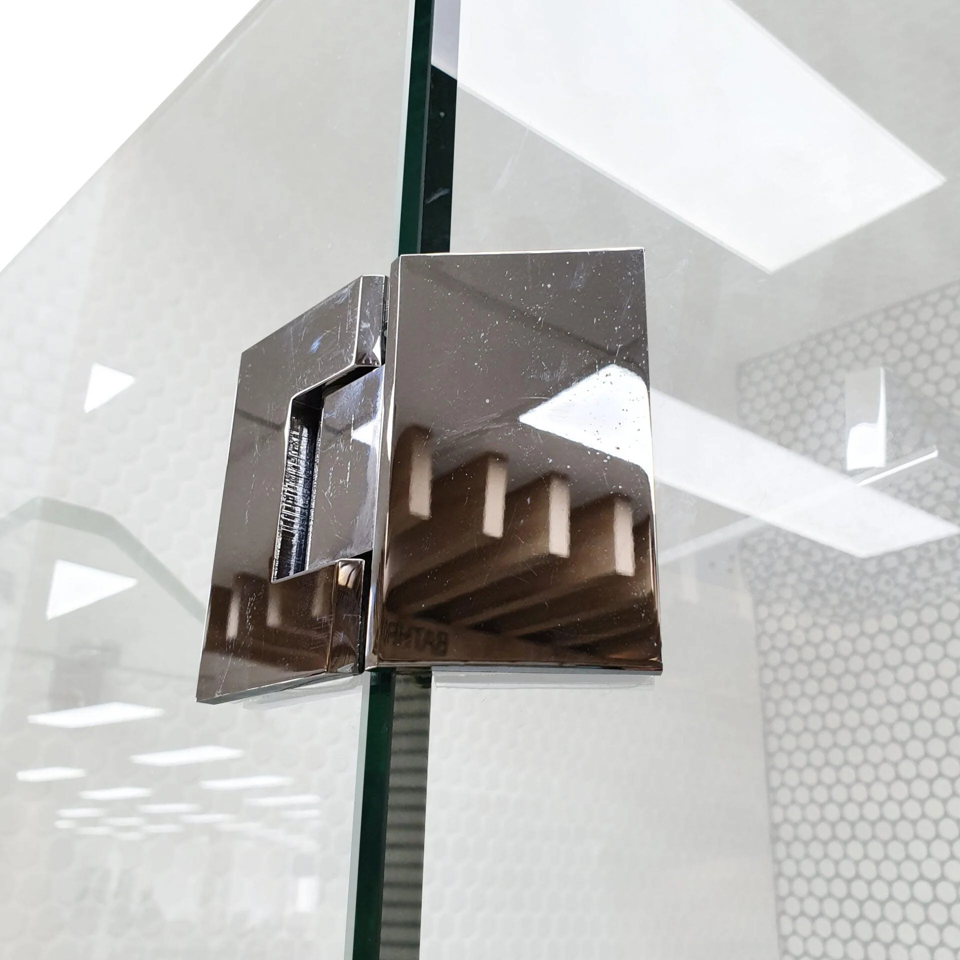 Frameless Diamond Showerscreen - Image 3