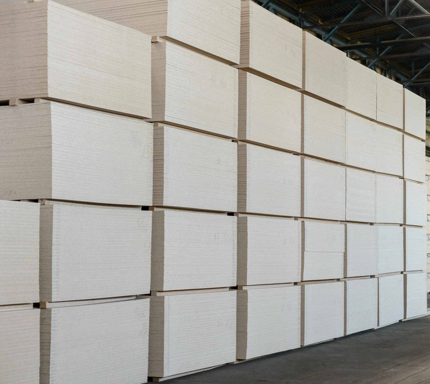 Raw MR Particleboard 18mm x 2745 x 1220 mm - Image 3