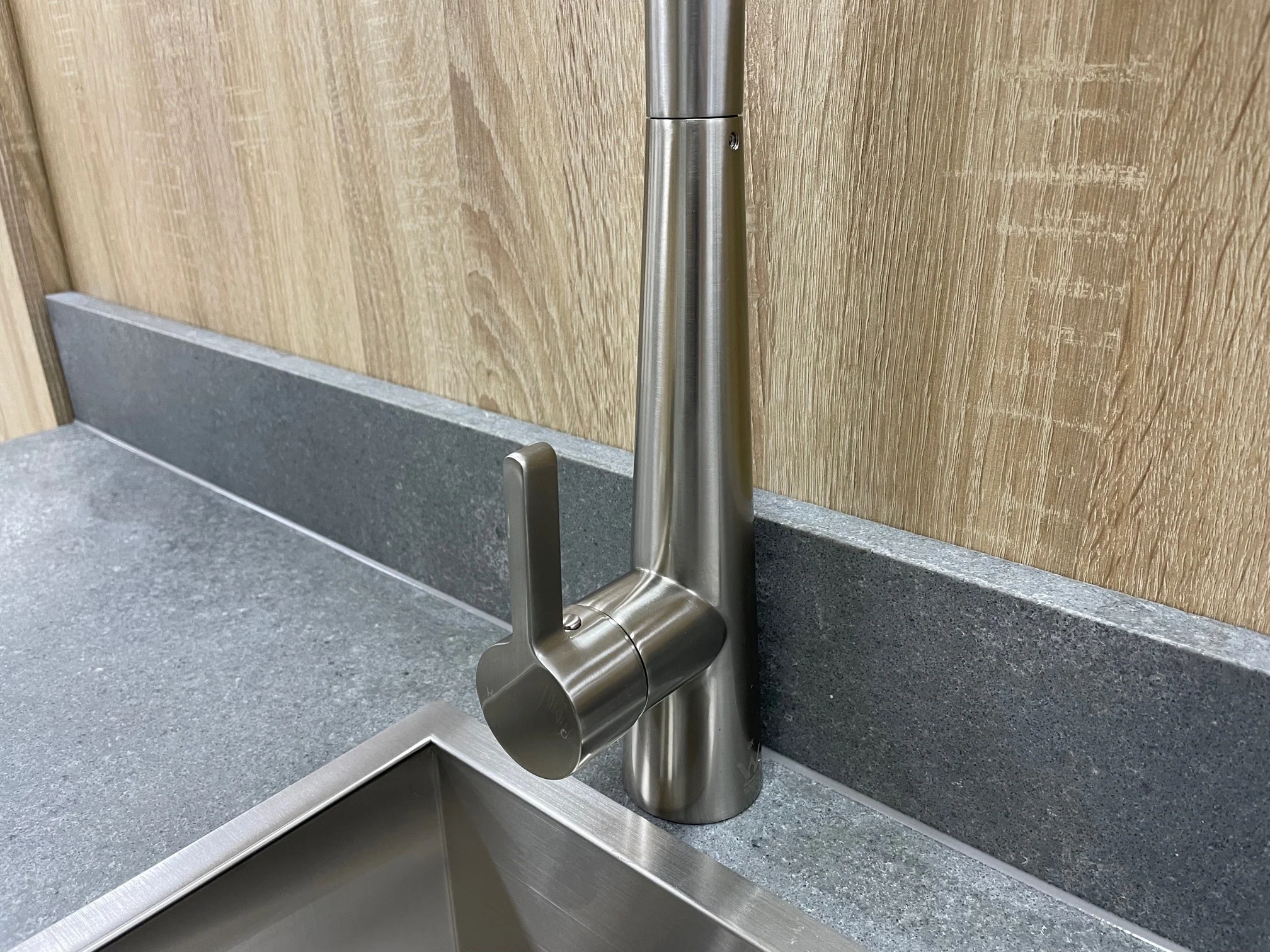 Round Pull Out Sink Mixer KM005-BN - Image 3