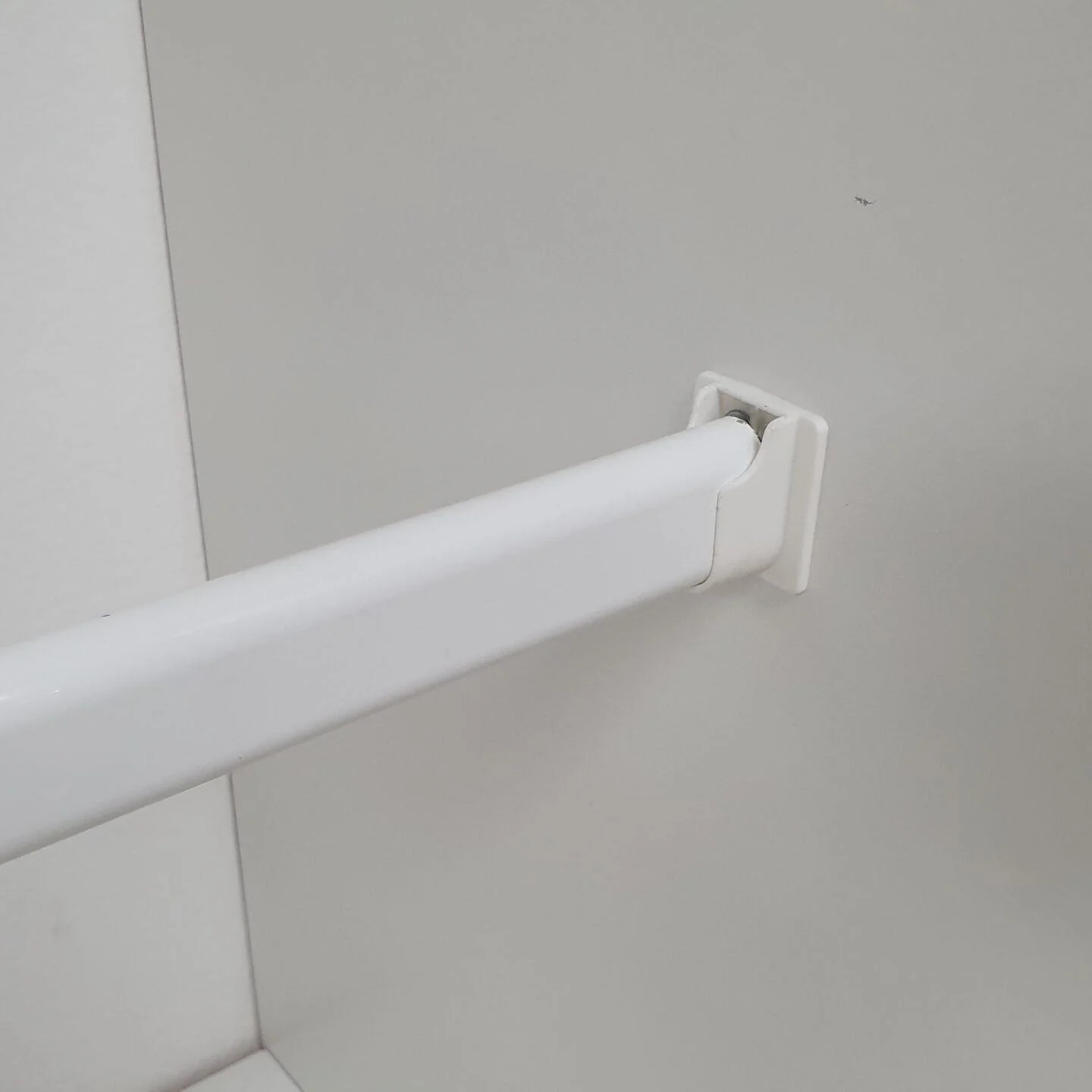 Wardrobe End Flange - Oval Plastic - Image 4