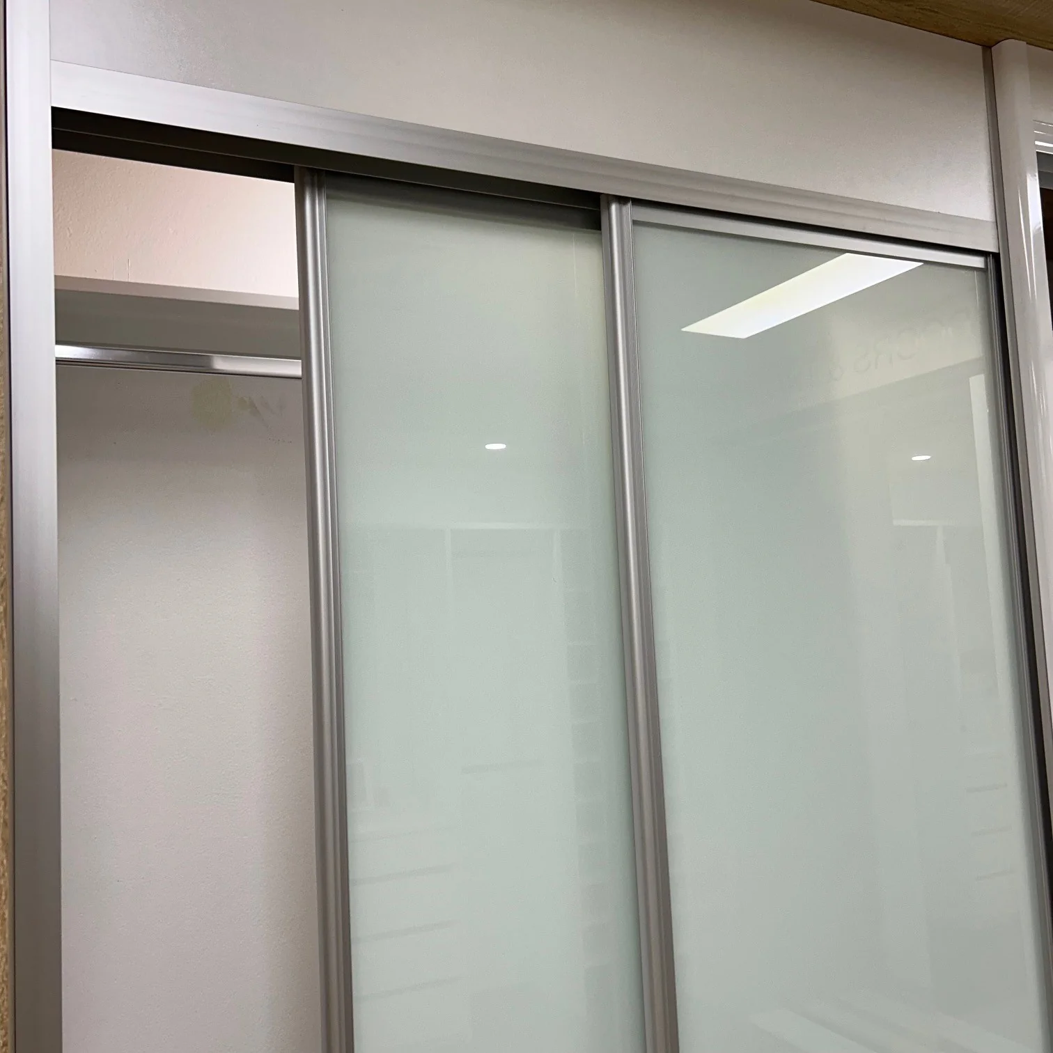 Wardrobe Glazing Rubber Frost - Per Metre - Image 2